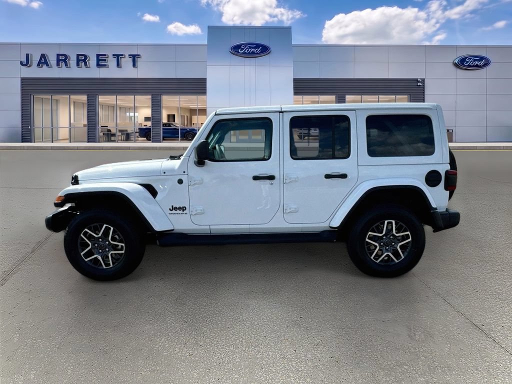 Used 2026 Jeep Wrangler Unlimited Sahara AWD/4WD image 4