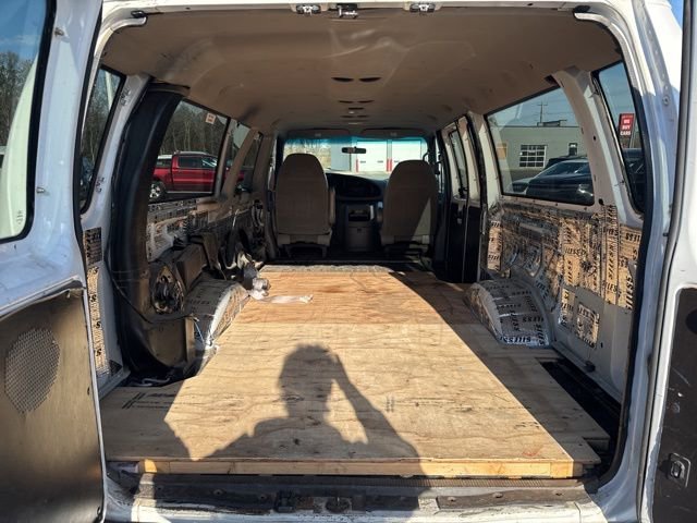 Used 2001 Ford E-350 and Econoline 350 XLT RWD image 9