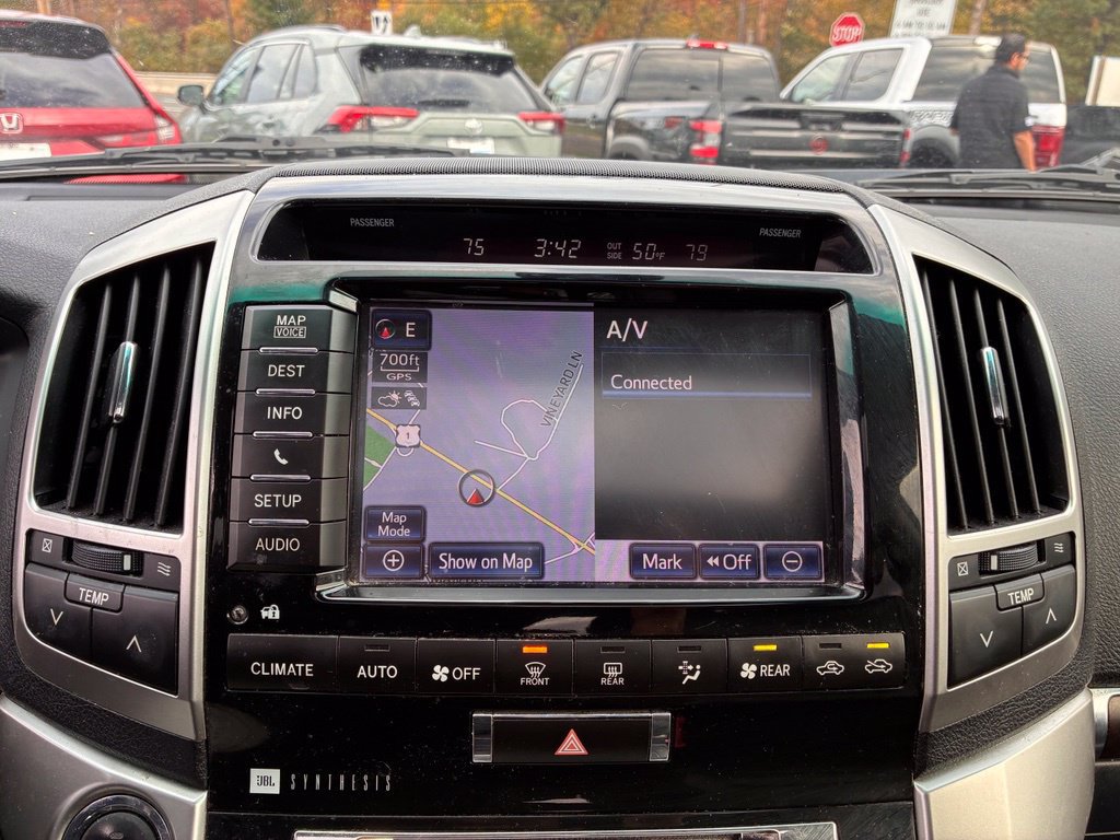 Used 2013 Toyota Land Cruiser AWD/4WD image 36