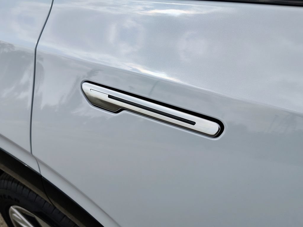 New 2027 Cadillac Vistiq Premium Luxury AWD/4WD image 12