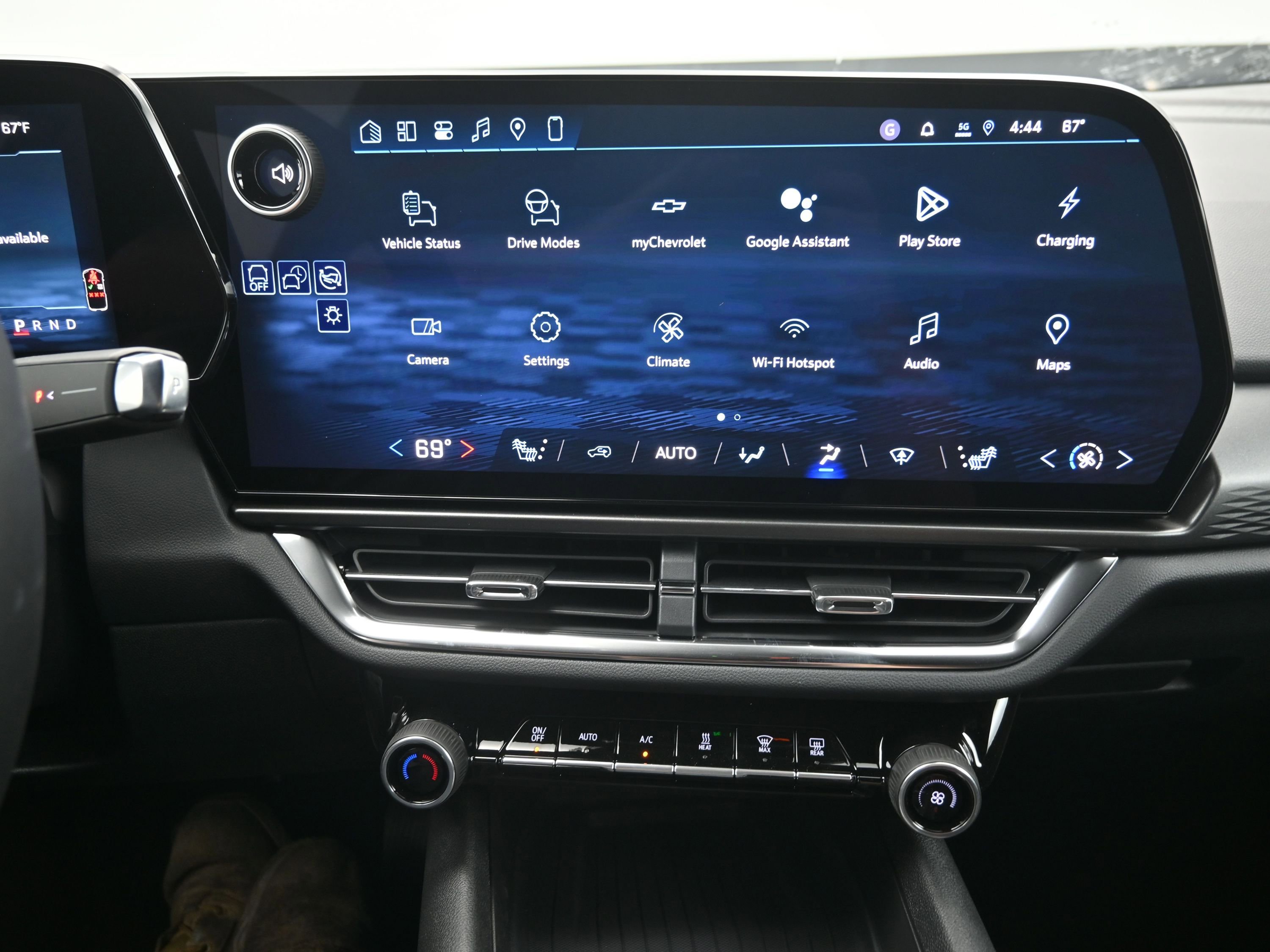 New 2026 Chevrolet Equinox EV LT image 17