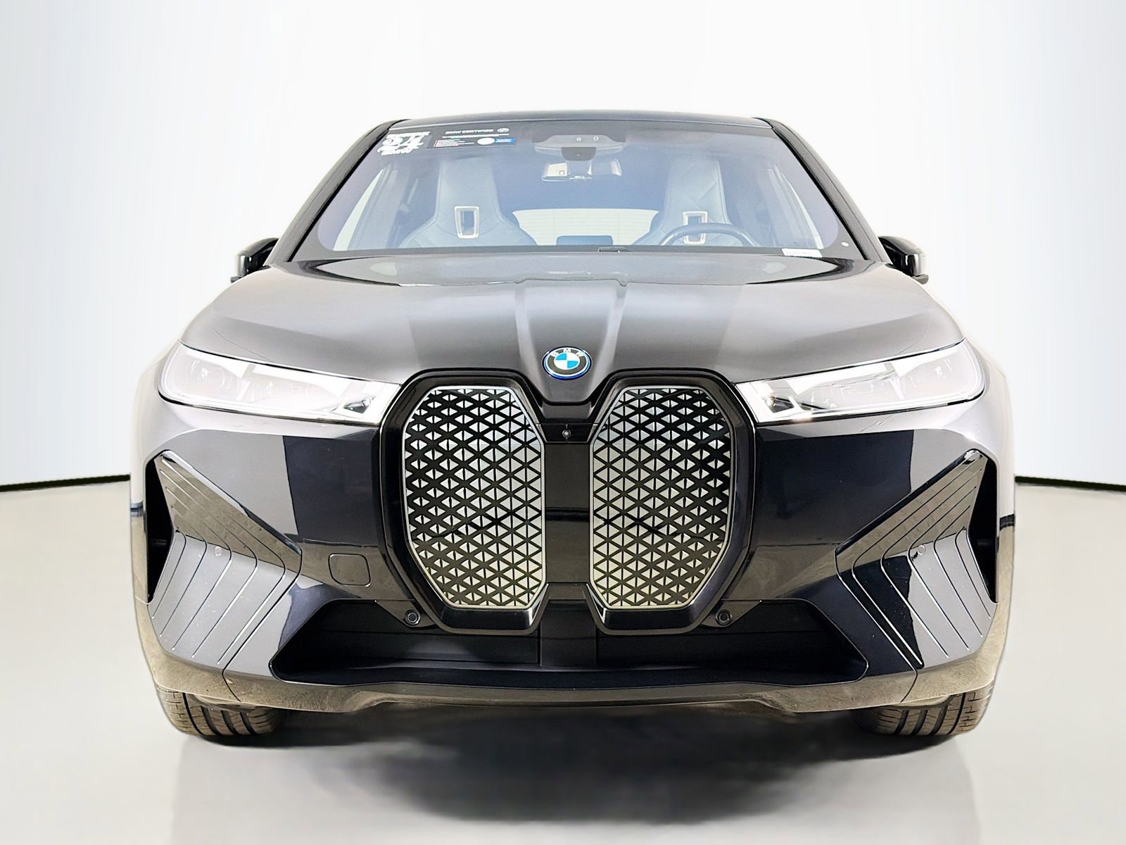 Certified 2024 BMW iX xDrive50 w/ Premium Package AWD/4WD image 2