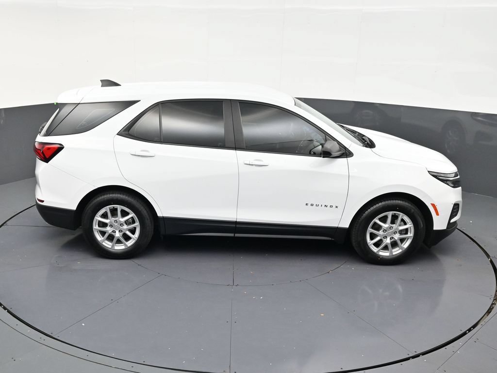 Used 2022 Chevrolet Equinox LS FWD image 14