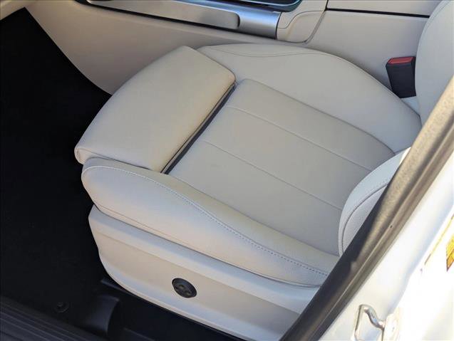 New 2025 Mercedes-Benz GLB 250 image 4