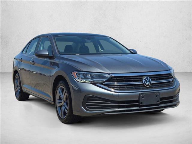 Used 2024 Volkswagen Jetta SE FWD image 3