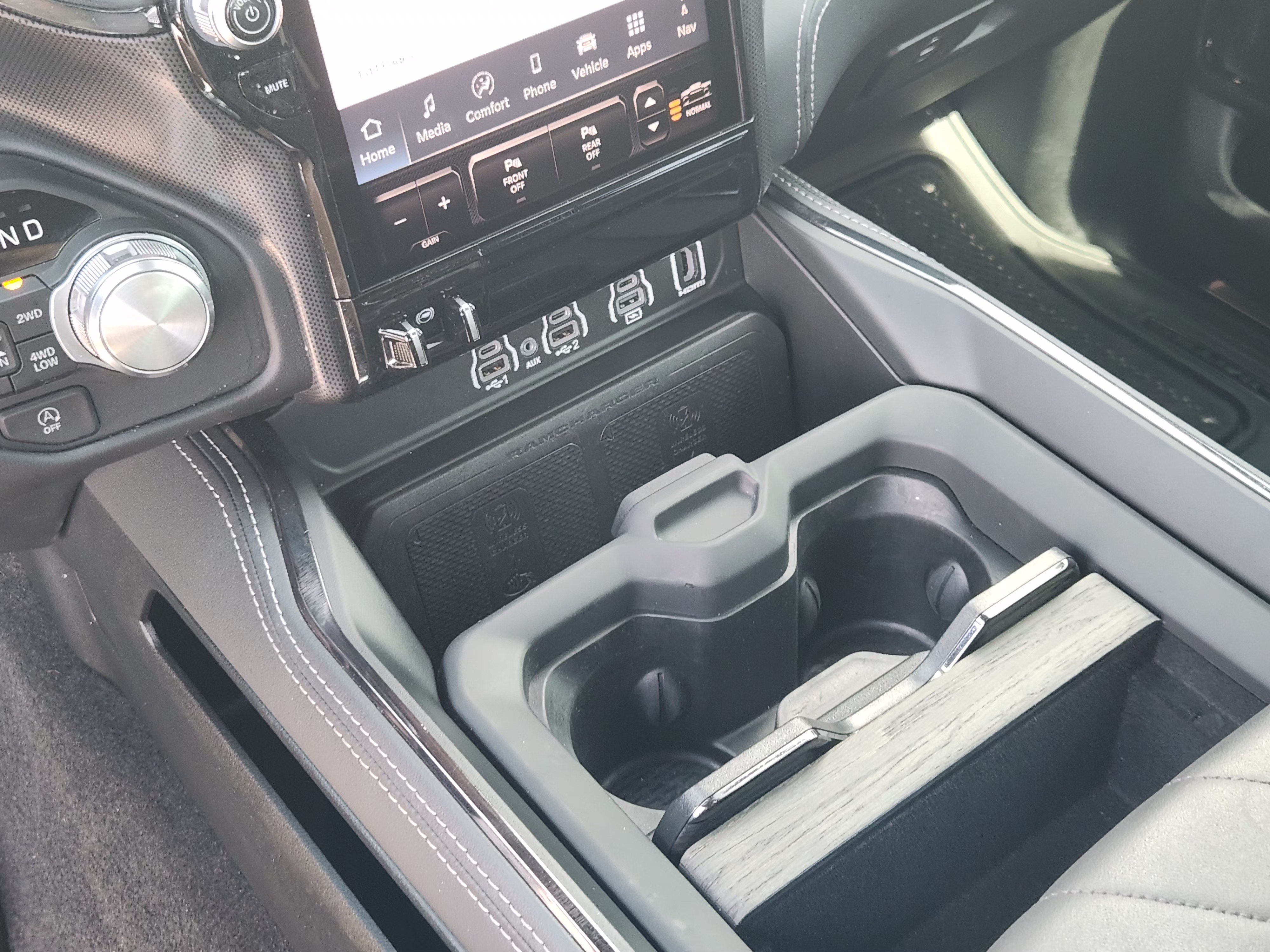 Used 2025 RAM 1500 Limited AWD/4WD image 22