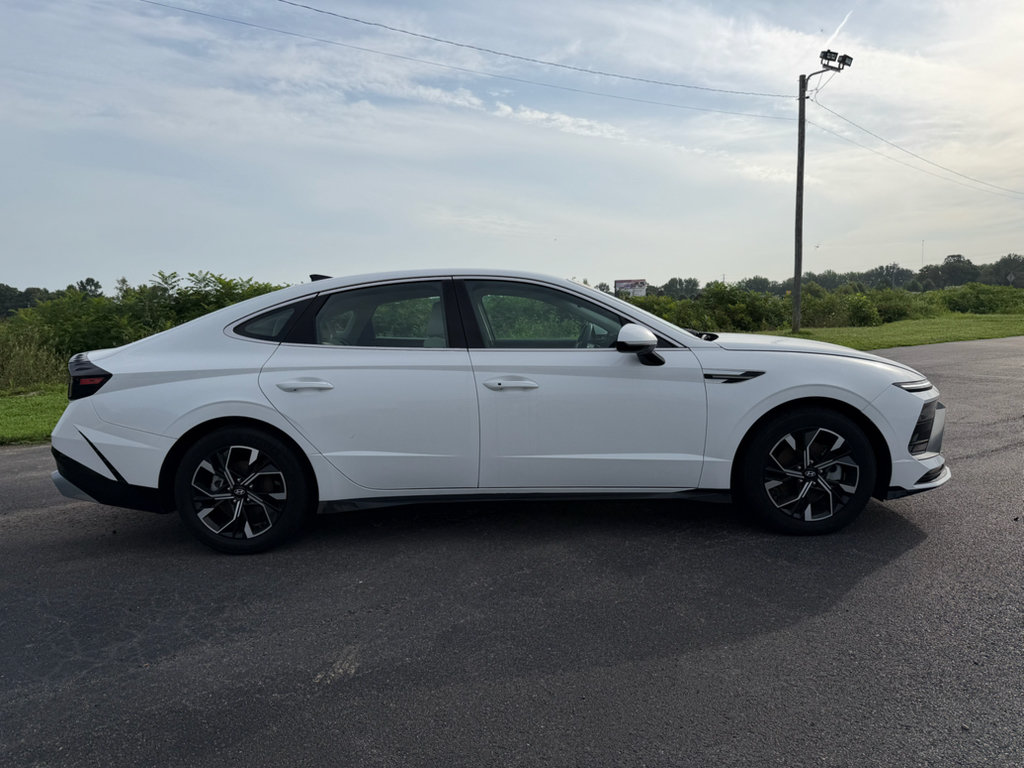 Used 2024 Hyundai Sonata SEL FWD image 5
