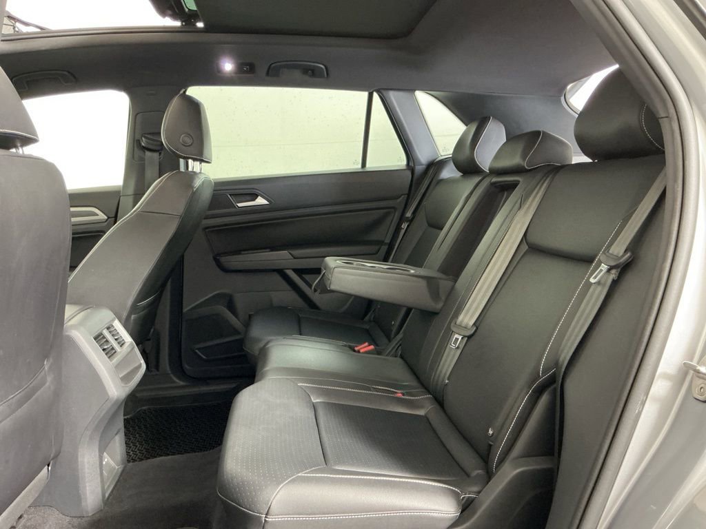 Used 2020 Volkswagen Atlas Cross Sport SE w/ Panoramic Sunroof Package image 30