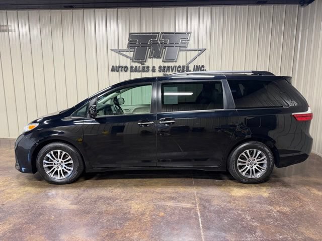 Used 2020 Toyota Sienna XLE FWD image 3