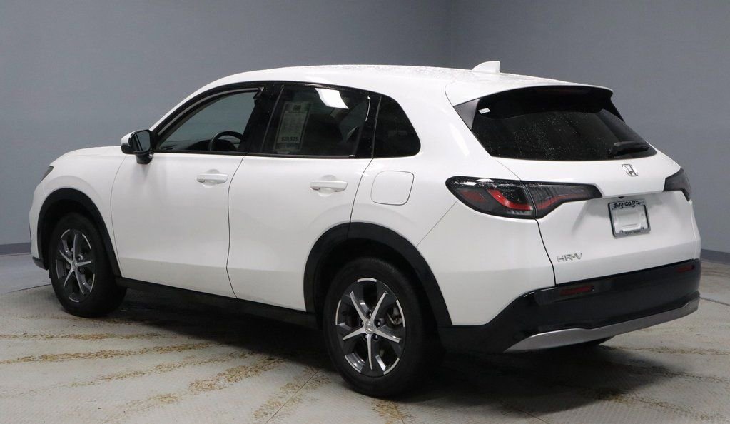 Used 2024 Honda HR-V EX-L image 9