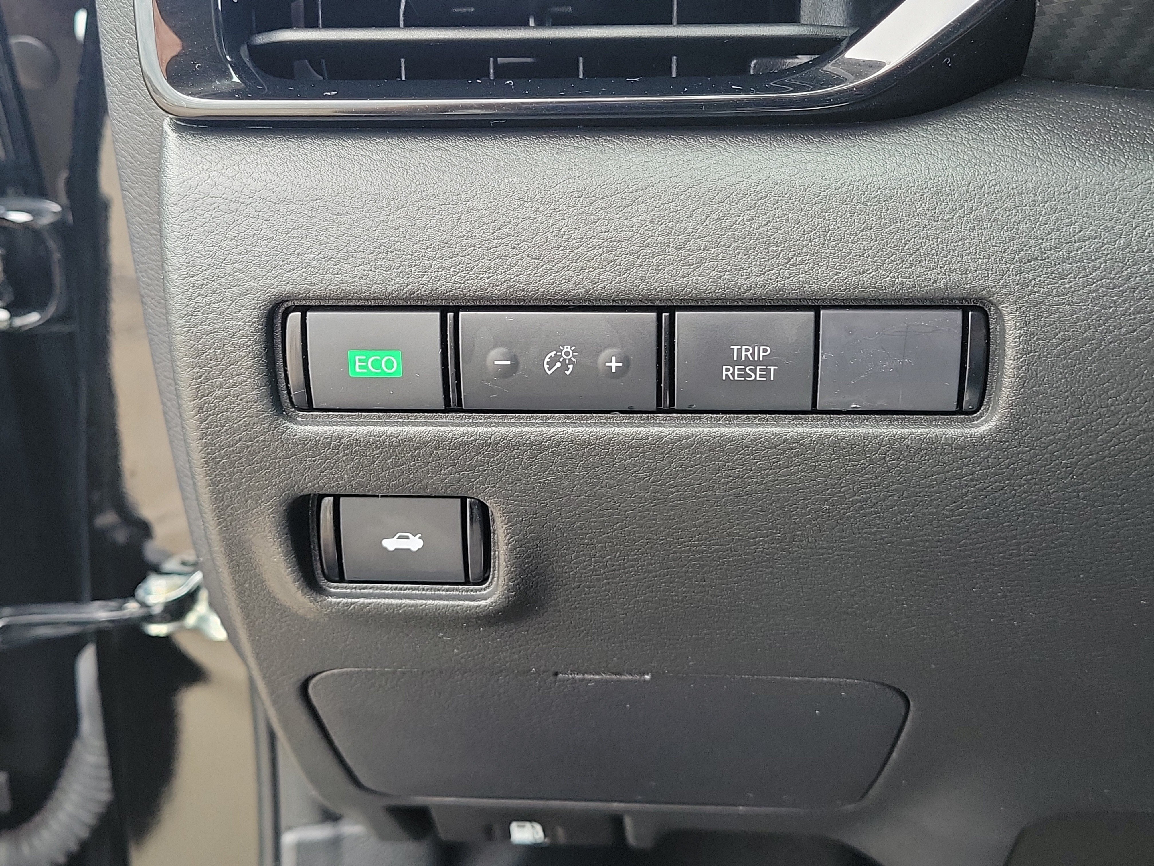 Used 2024 Nissan Sentra SV FWD image 20
