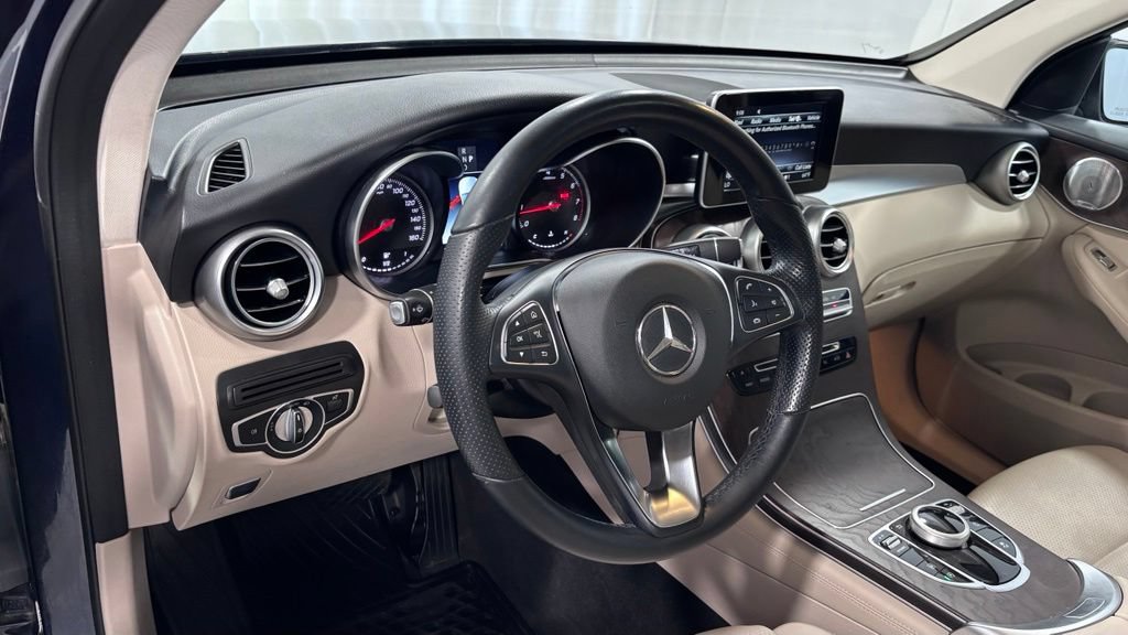Used 2019 Mercedes-Benz GLC 300 4MATIC image 10