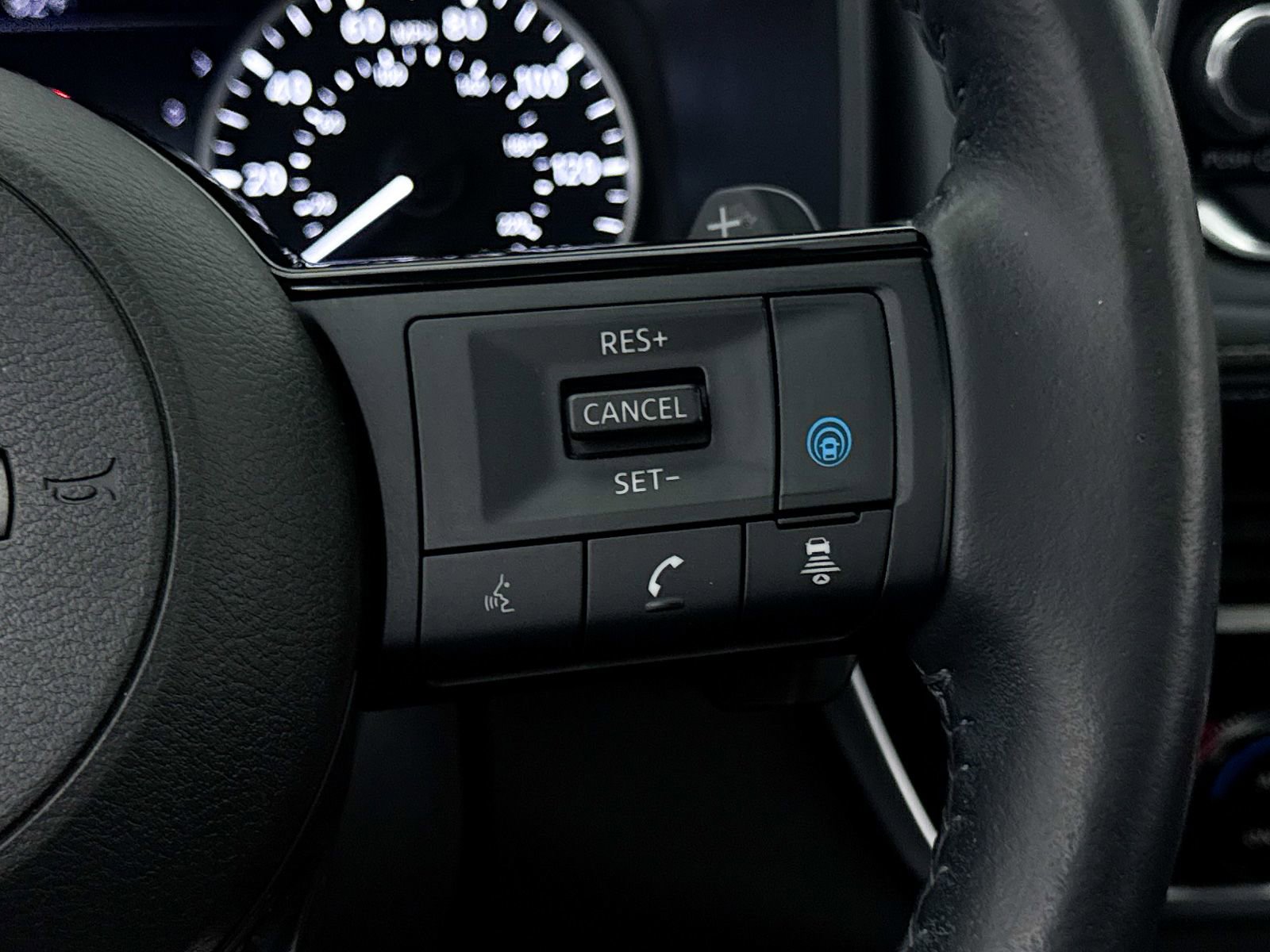 Used 2022 Nissan Rogue SV w/ SV Premium Package image 36