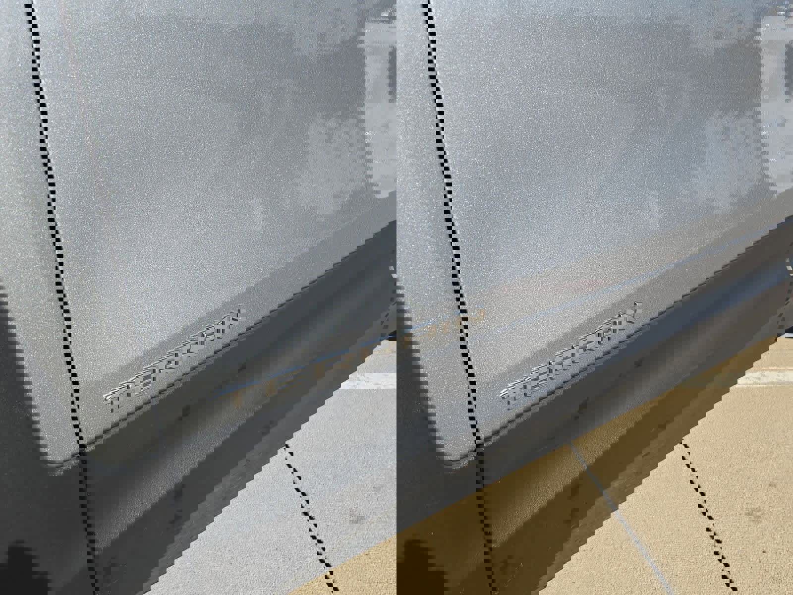 Used 2024 GMC Terrain SLE image 11