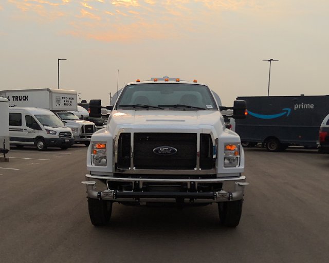 New 2027 Ford F750 2WD Regular Cab Super Duty image 4