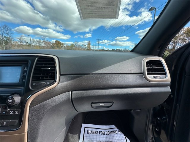 Used 2016 Jeep Grand Cherokee Laredo w/ Quick Order Package 23E image 16