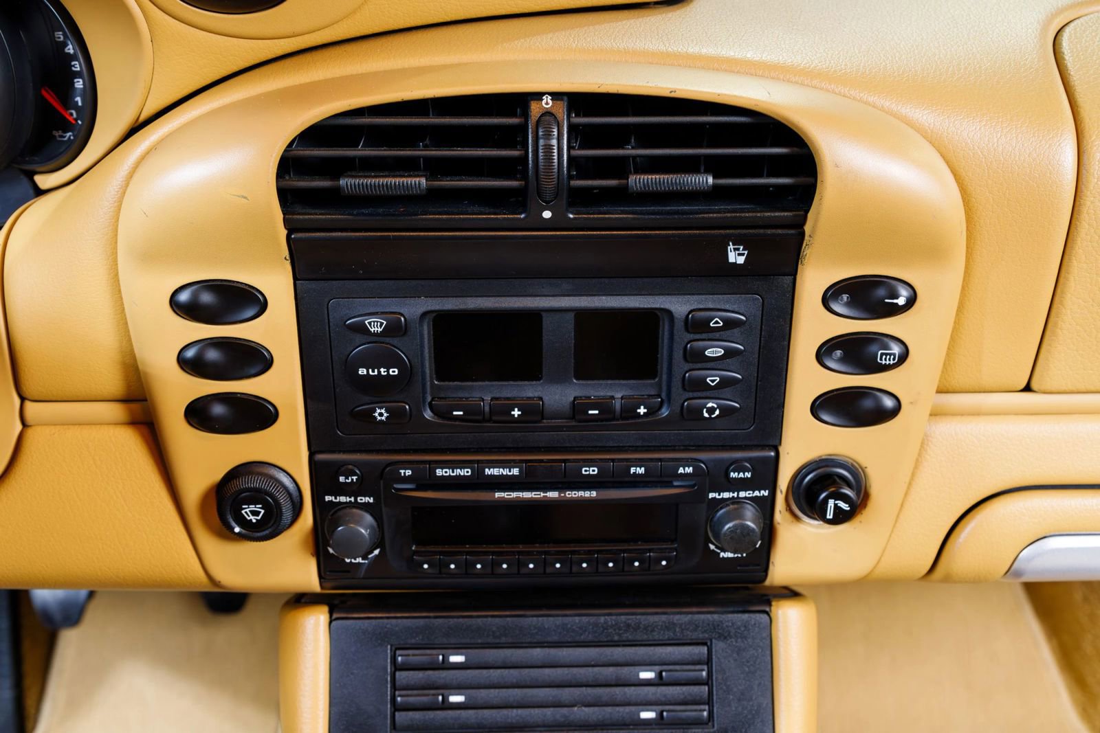 Used 2003 Porsche 911 Carrera image 94