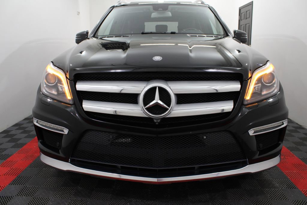 Used 2015 Mercedes-Benz GL 550 4MATIC image 3