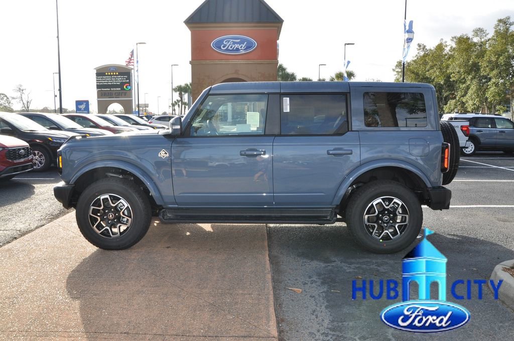 New 2025 Ford Bronco Outer Banks image 2