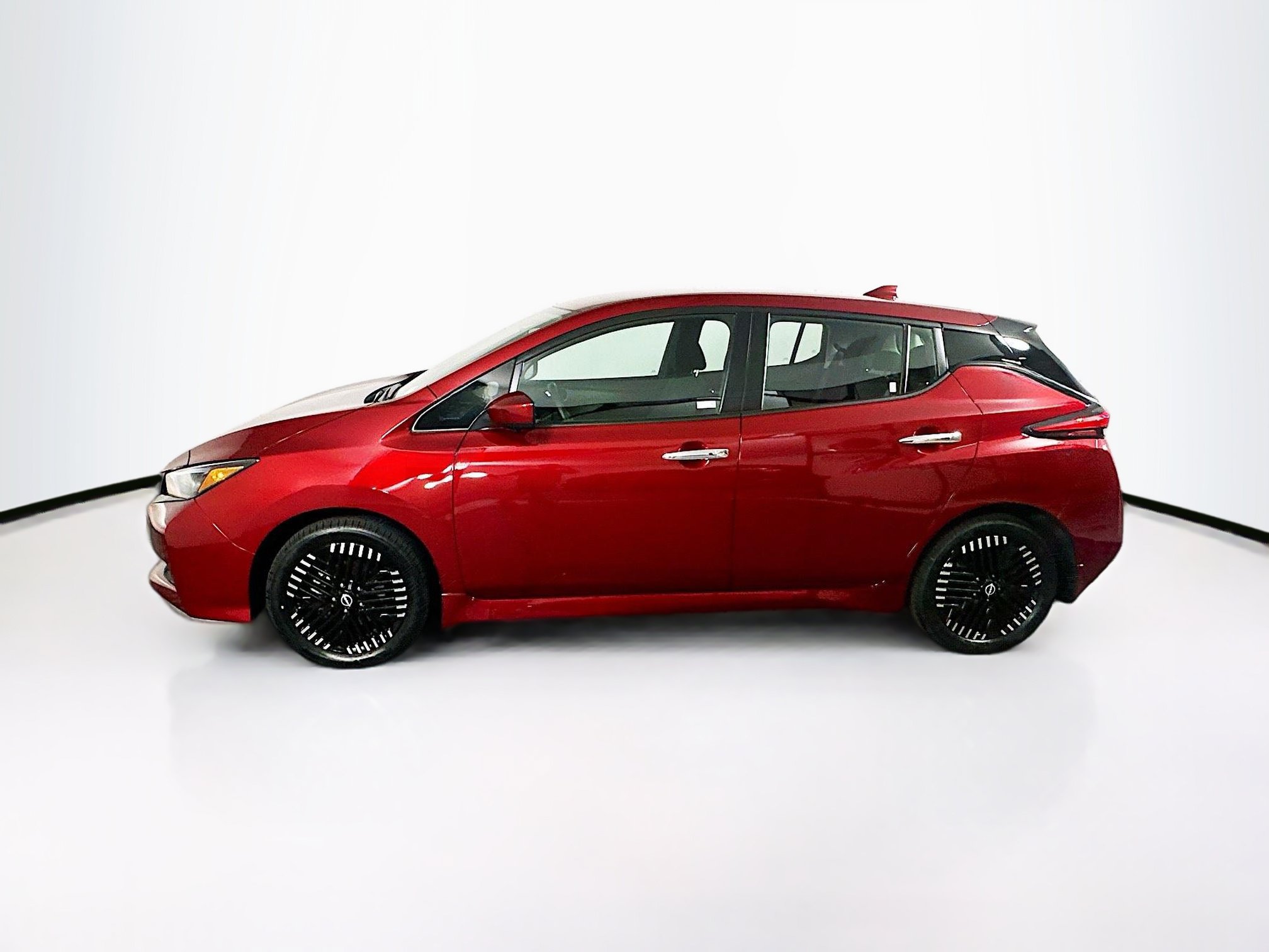 Used 2024 Nissan Leaf SV Plus FWD image 4