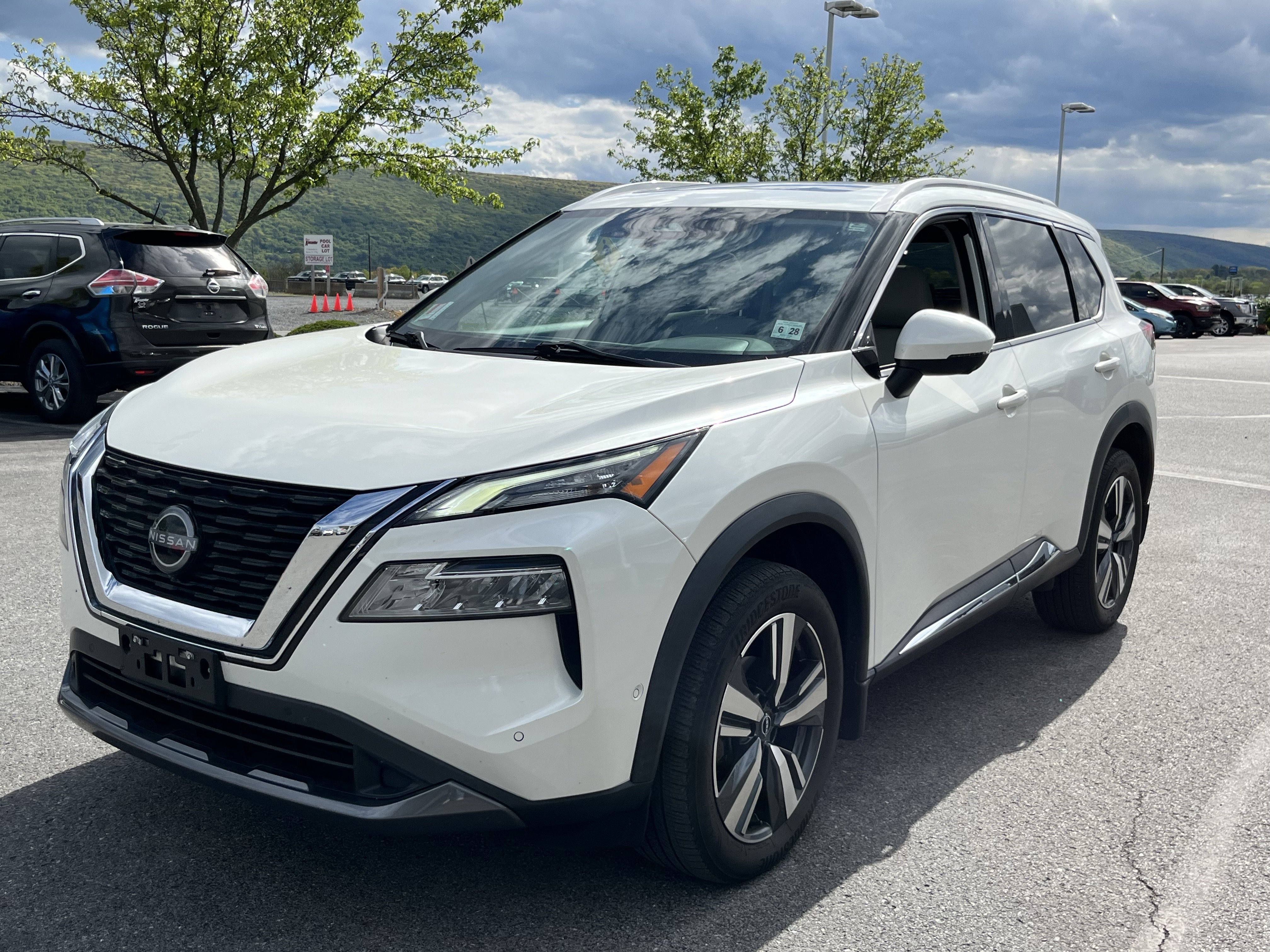 Used 2023 Nissan Rogue SL w/ SL Premium Package AWD/4WD image 12
