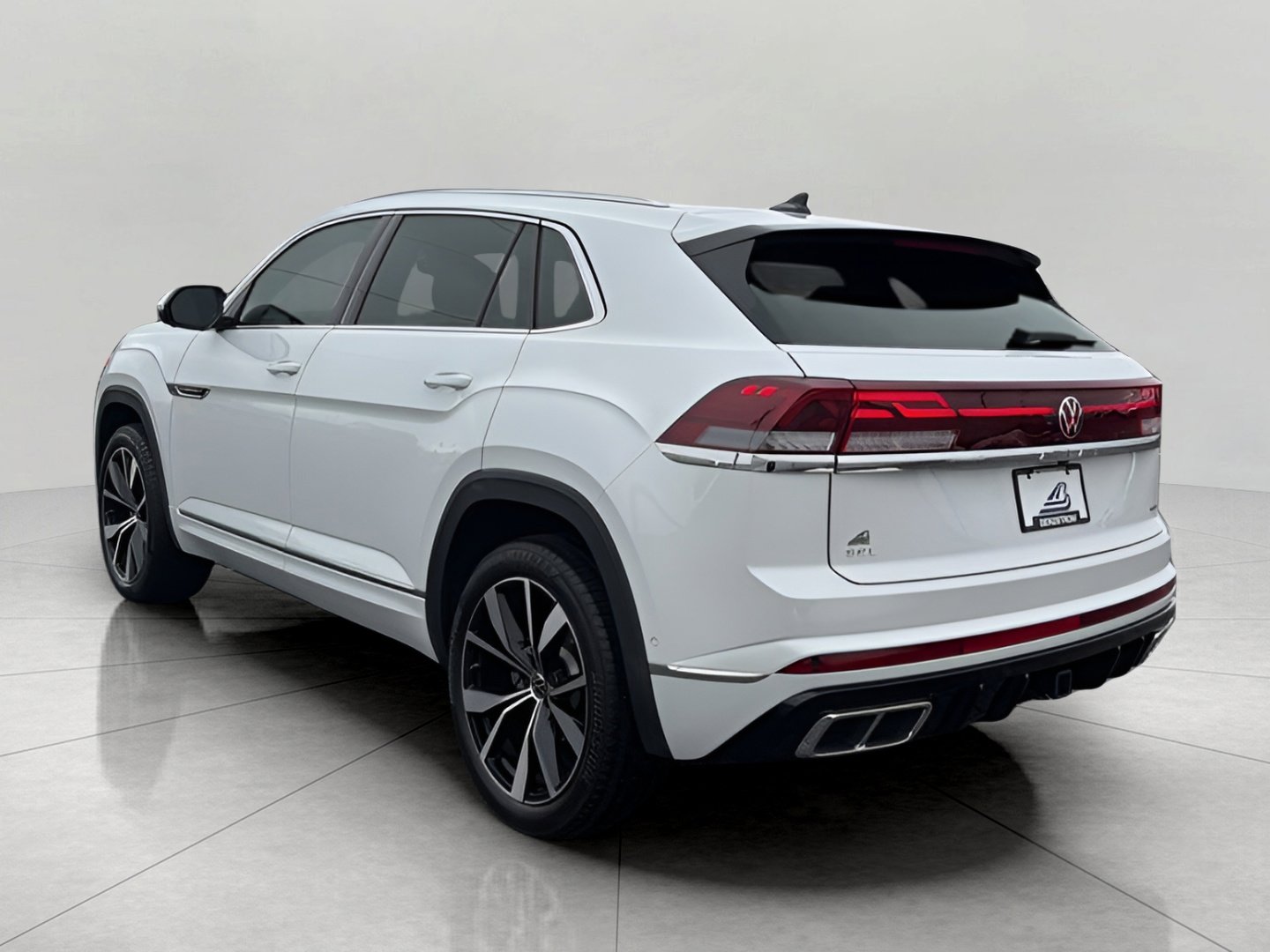 Used 2025 Volkswagen Atlas Cross Sport SEL Premium R-Line image 6
