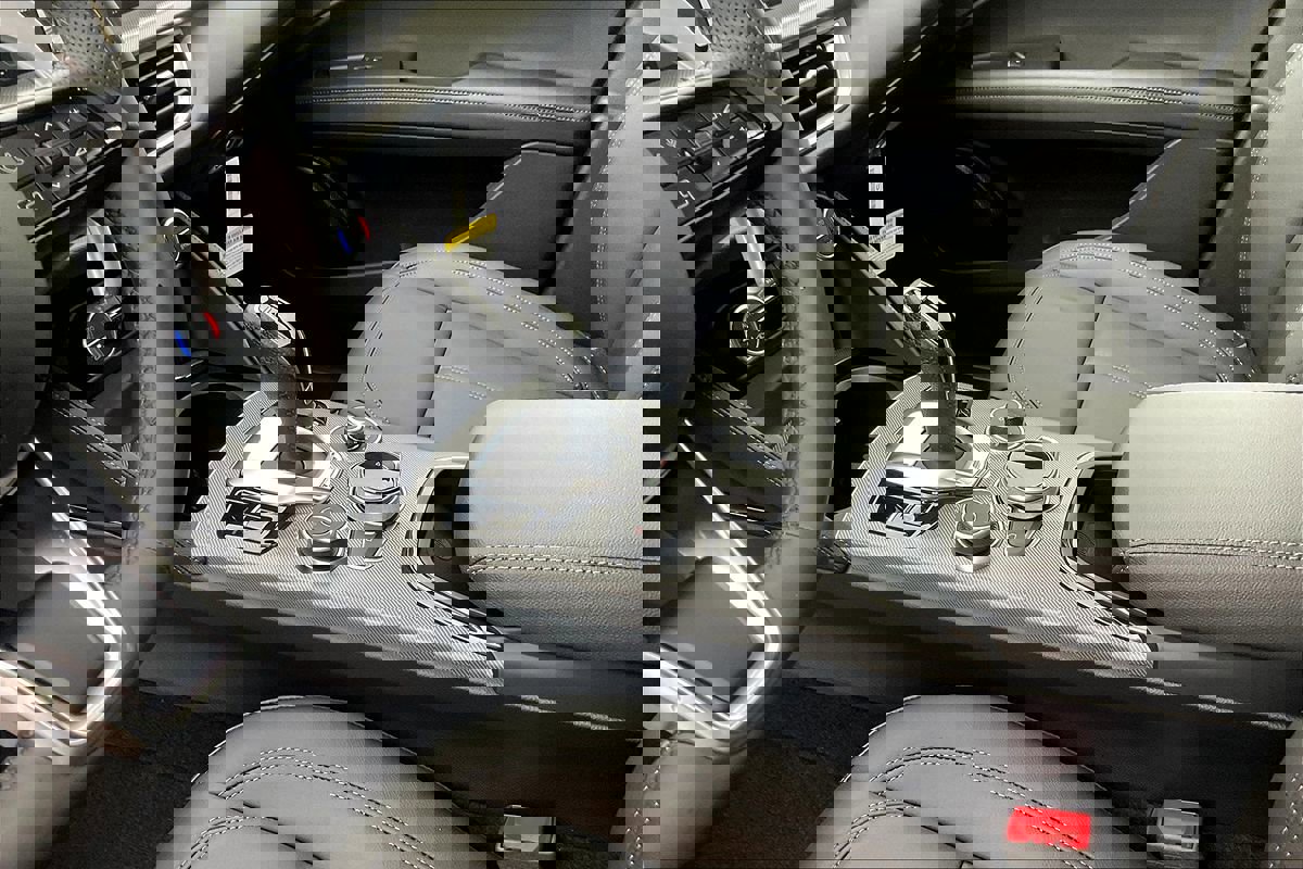 New 2025 Alfa Romeo Stelvio Sprint image 8