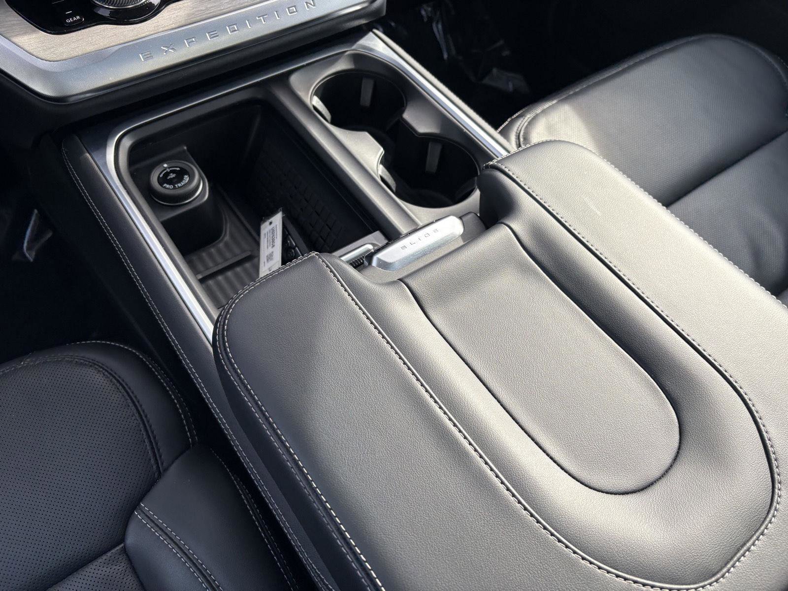 Certified 2025 Ford Expedition Platinum image 14