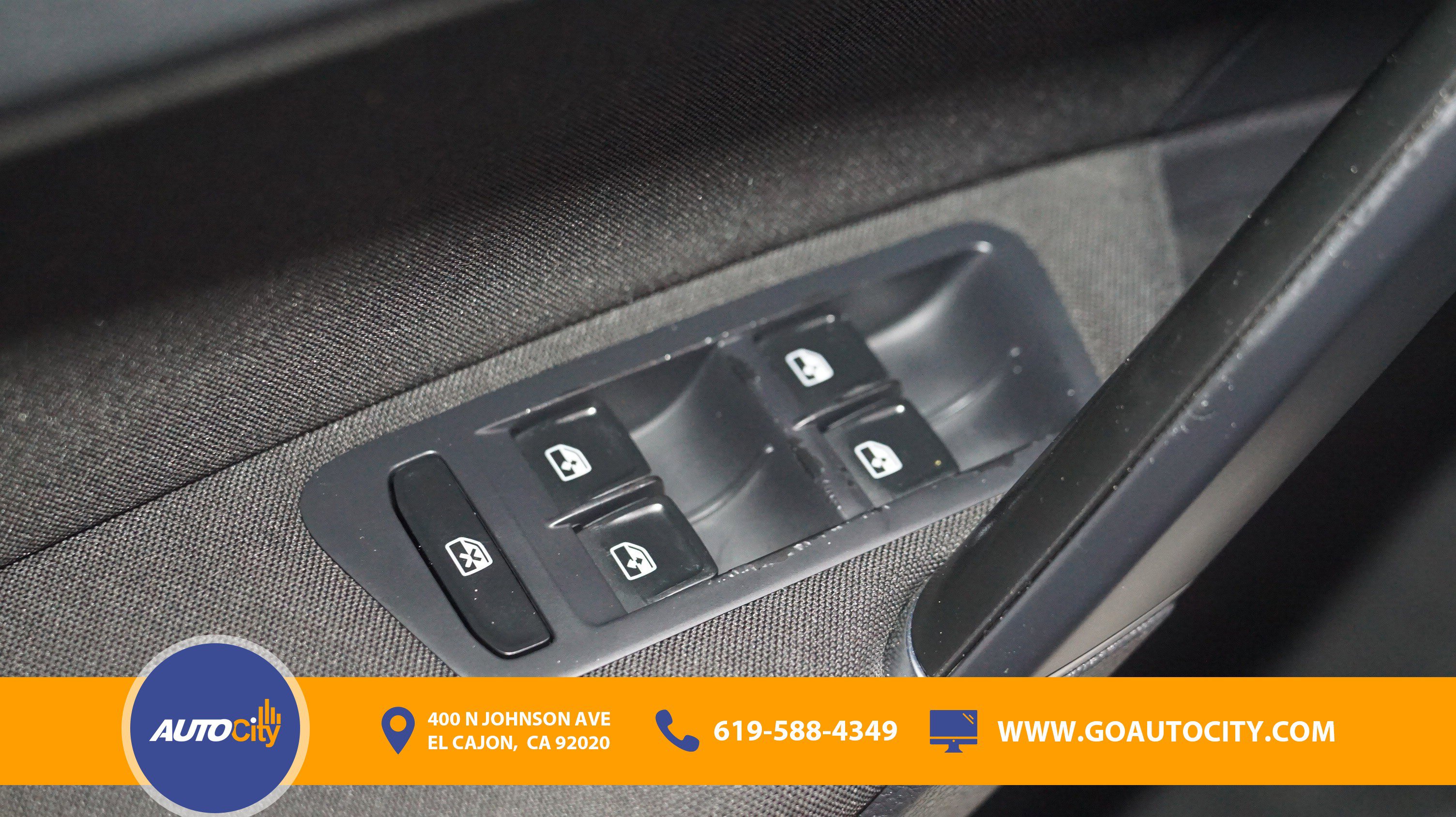 Used 2017 Volkswagen Golf S AWD/4WD image 18