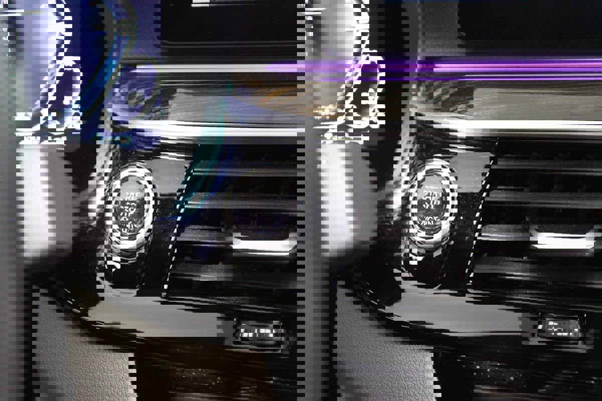 Used 2023 BMW 530e 530e w/ M Sport Package image 19