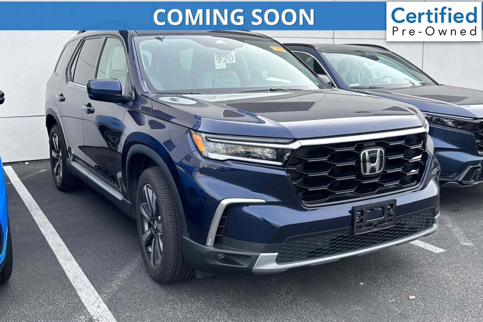 Used 2025 Honda Pilot Touring image 1