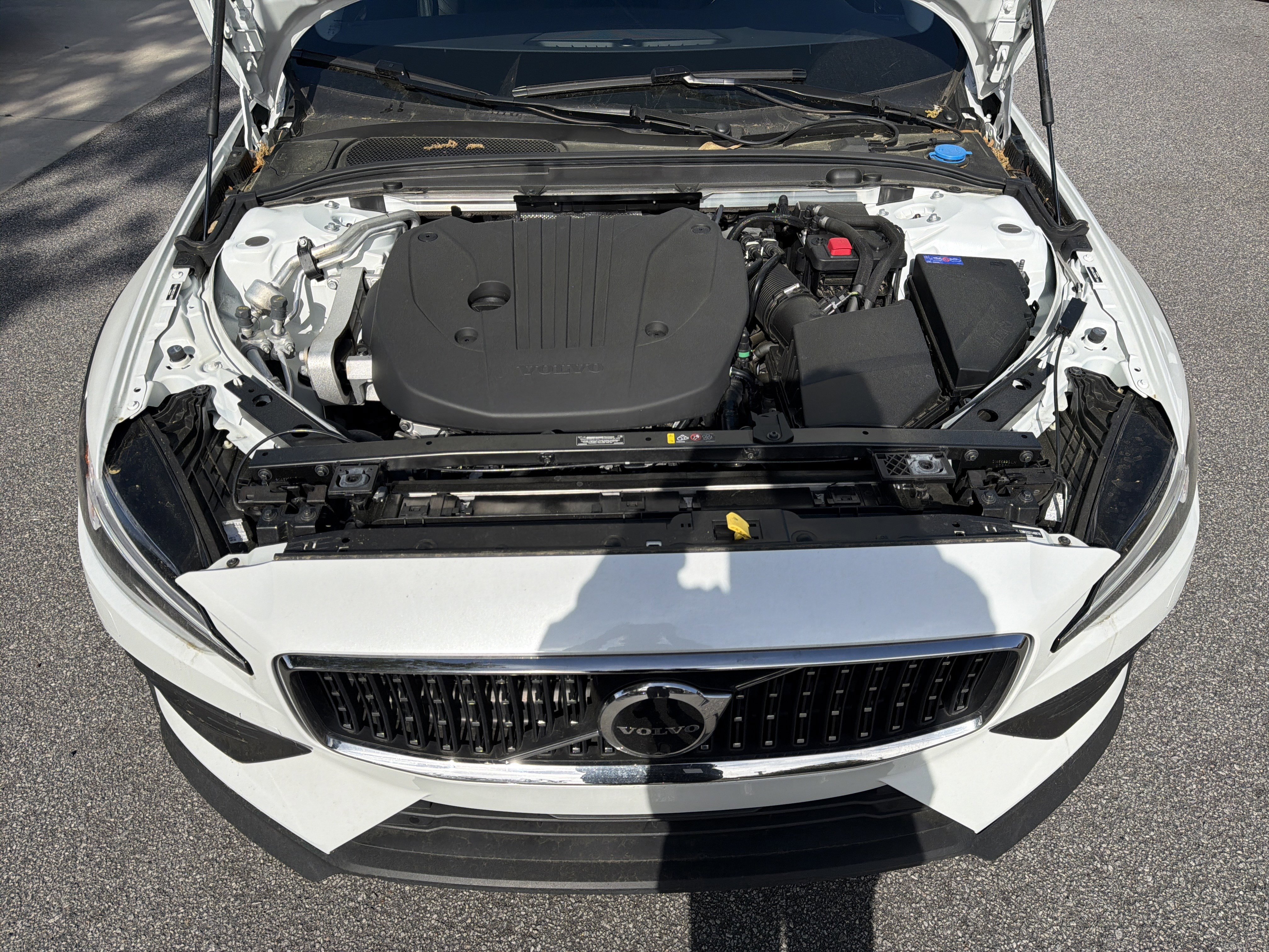 Certified 2025 Volvo V60 B5 Cross Country Plus image 36