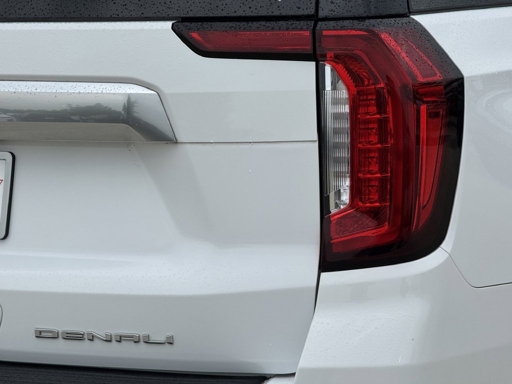 Used 2023 GMC Yukon Denali AWD/4WD image 10