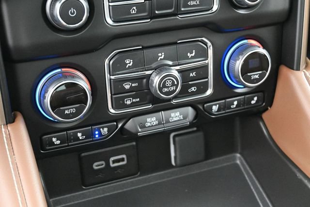 Used 2024 Chevrolet Tahoe High Country AWD/4WD image 28