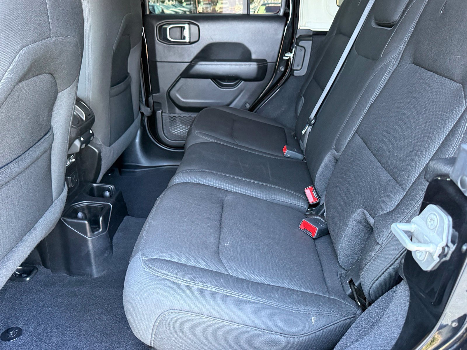 Used 2021 Jeep Wrangler Unlimited Sahara AWD/4WD image 39
