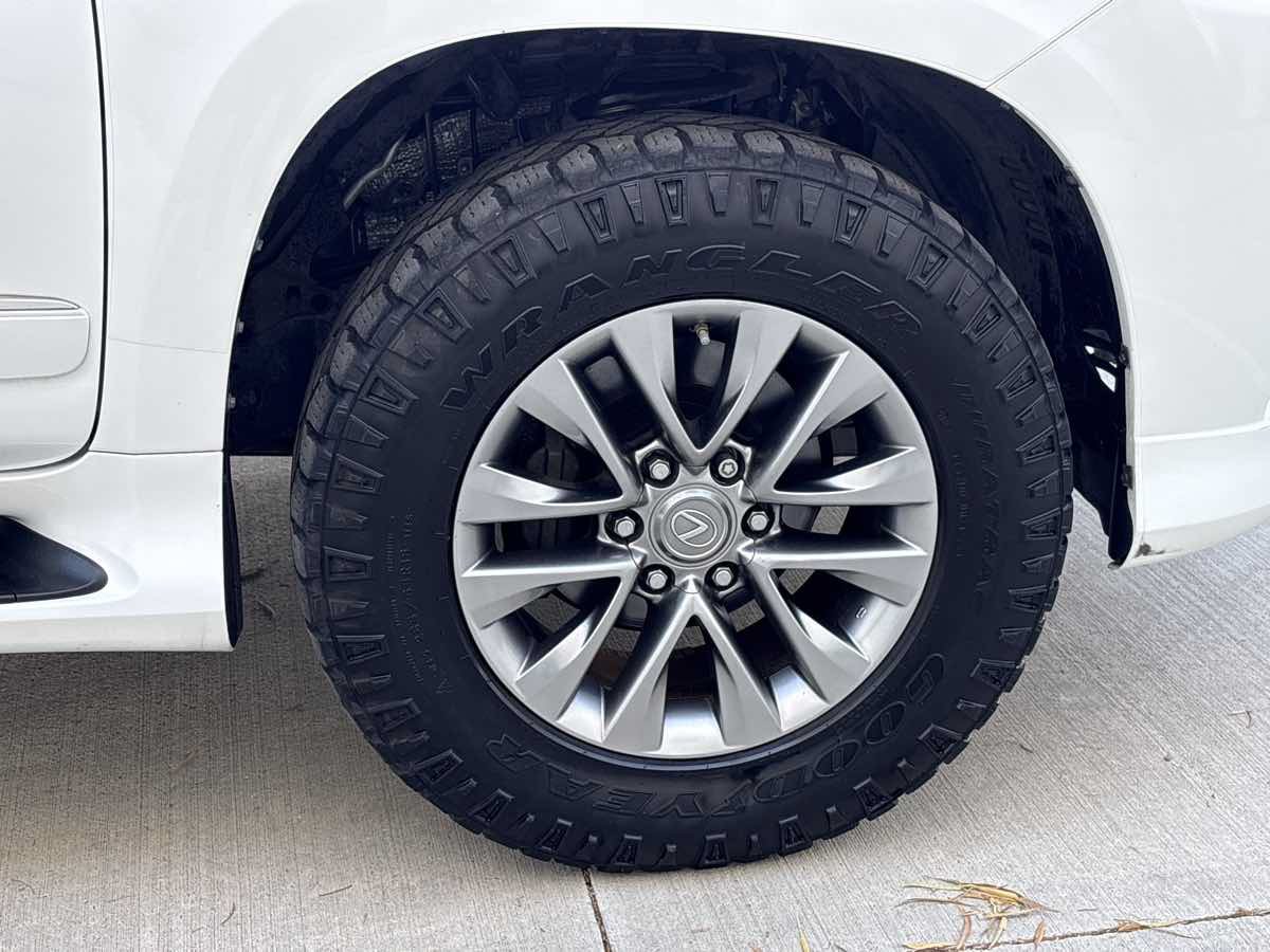 Used 2015 Lexus GX 460 Luxury w/ Preferred Accessory Package AWD/4WD image 7