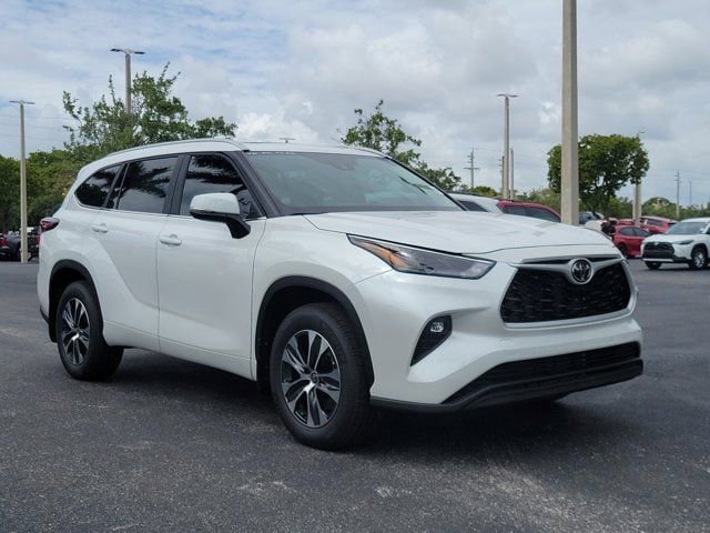 New 2026 Toyota Highlander XLE AWD/4WD image 18