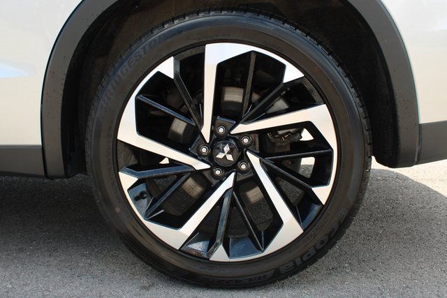 Used 2022 Mitsubishi Outlander SE image 41