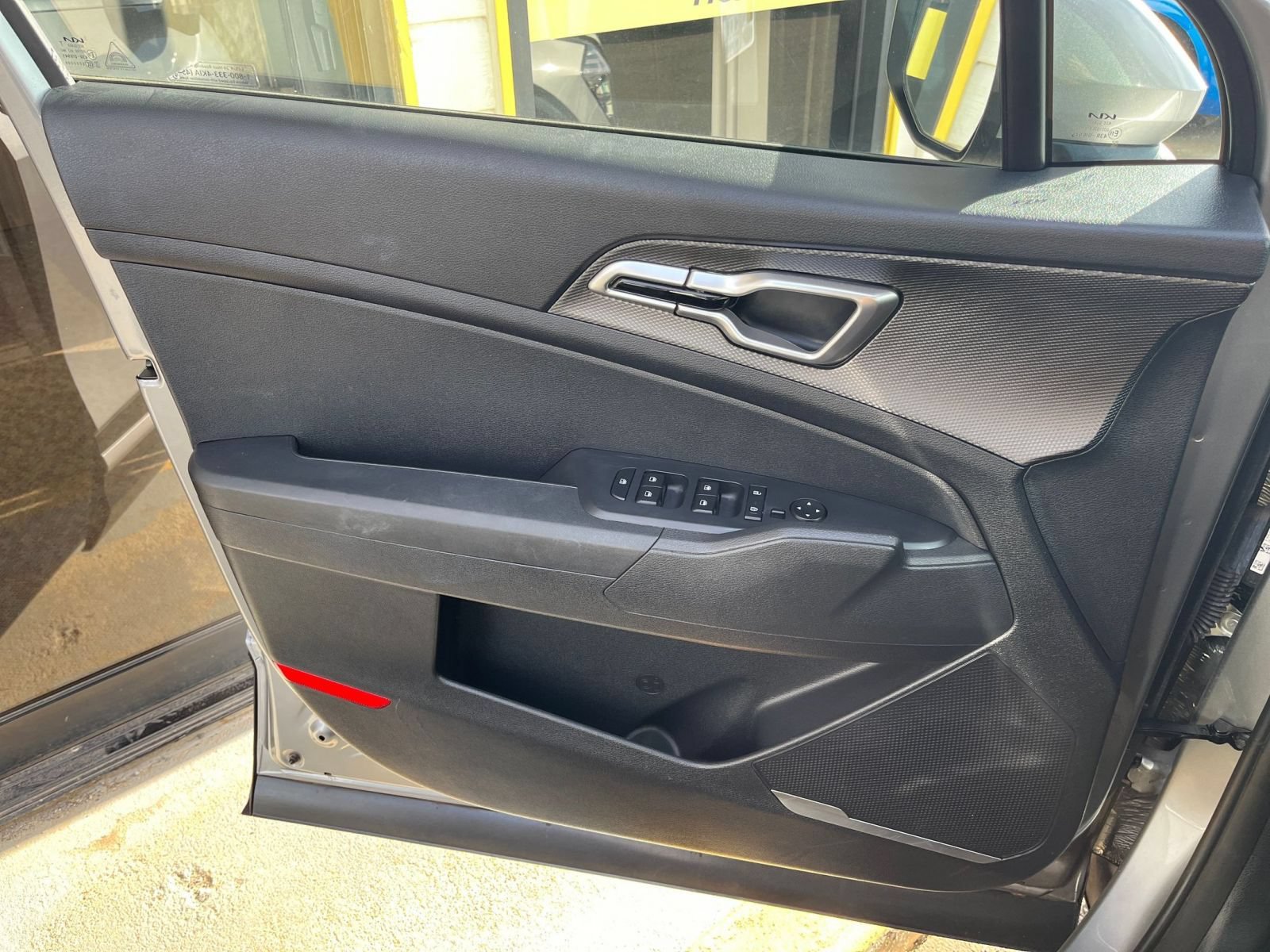 Used 2025 Kia Sportage LX FWD image 18