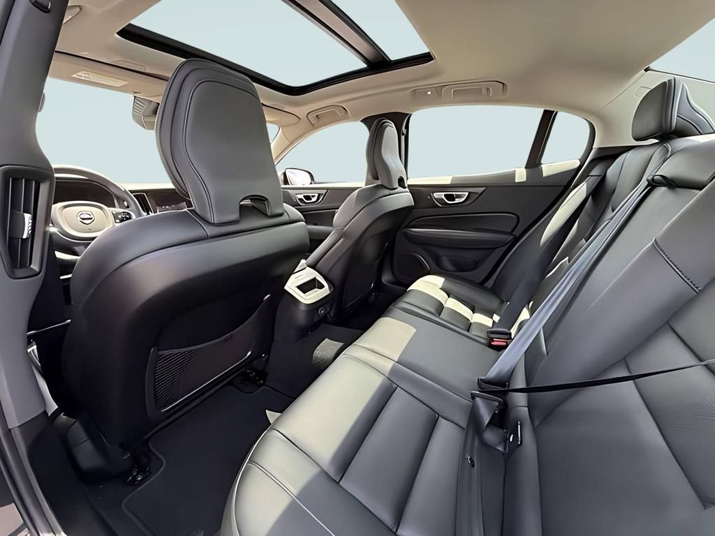 Used 2025 Volvo S60 B5 Plus AWD/4WD image 27