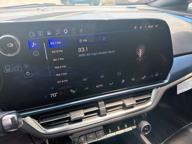 Used 2024 Chevrolet Equinox EV LT FWD image 28
