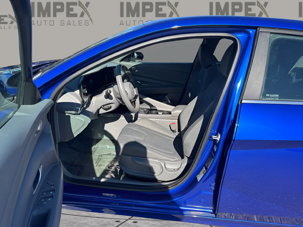 Used 2025 Hyundai Elantra SEL FWD image 28