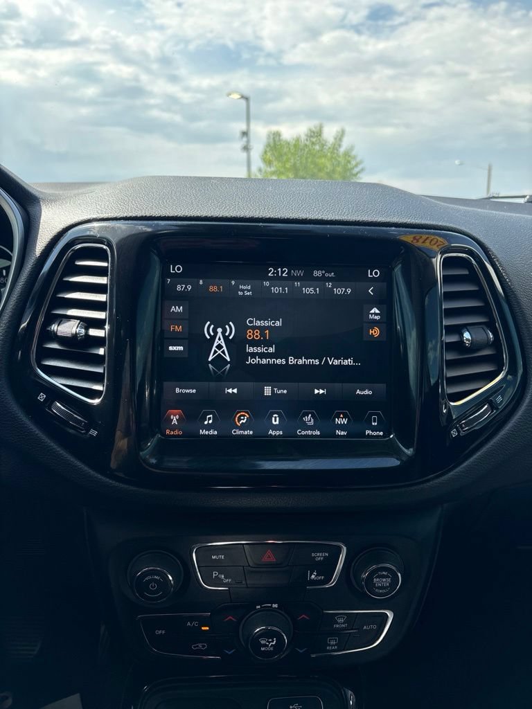 Used 2018 Jeep Compass Limited w/ Navigation Group AWD/4WD image 12