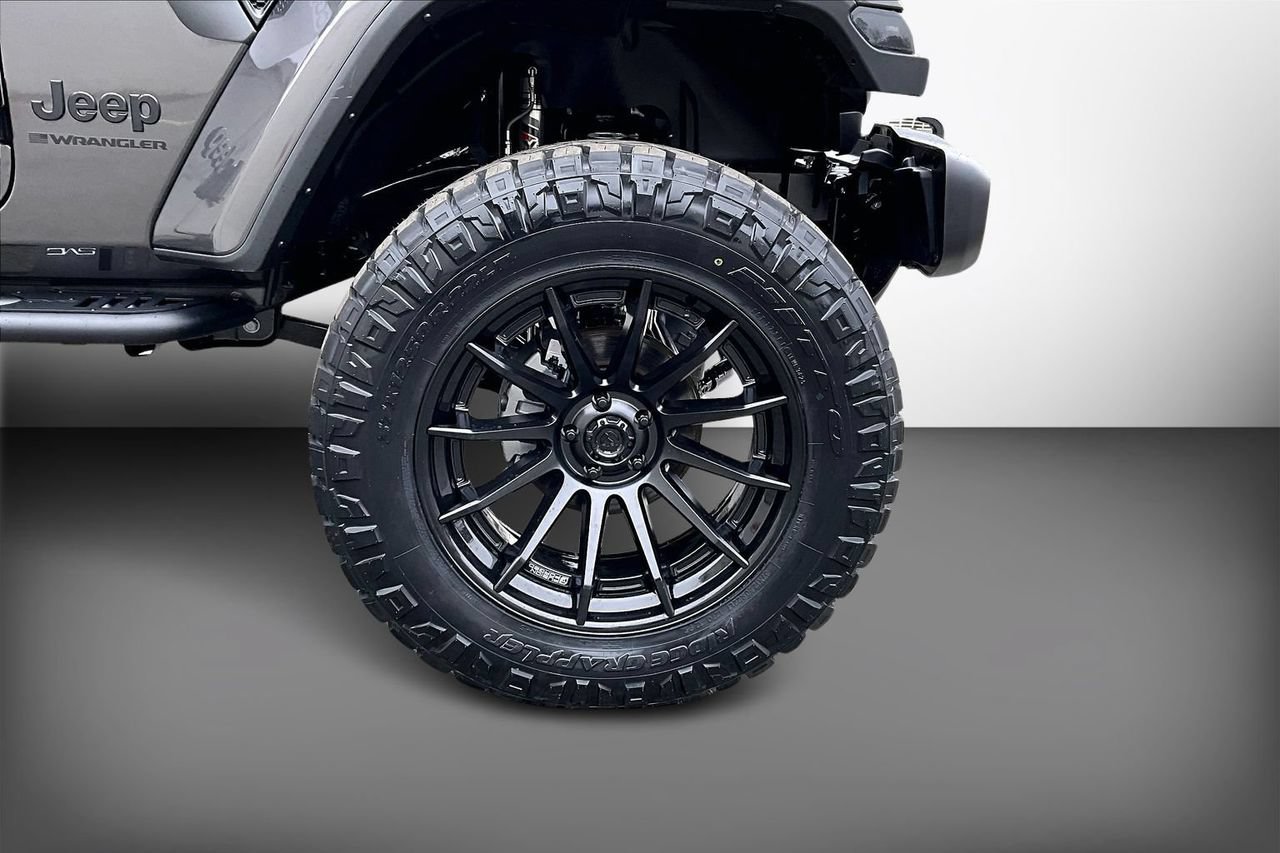 New 2026 Jeep Wrangler Unlimited Sahara AWD/4WD image 32