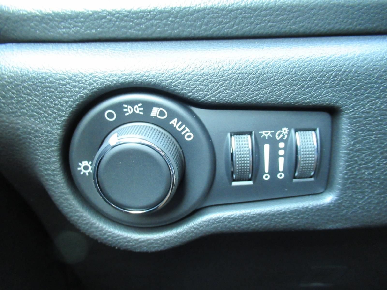 New 2027 Chrysler Pacifica Select FWD image 22