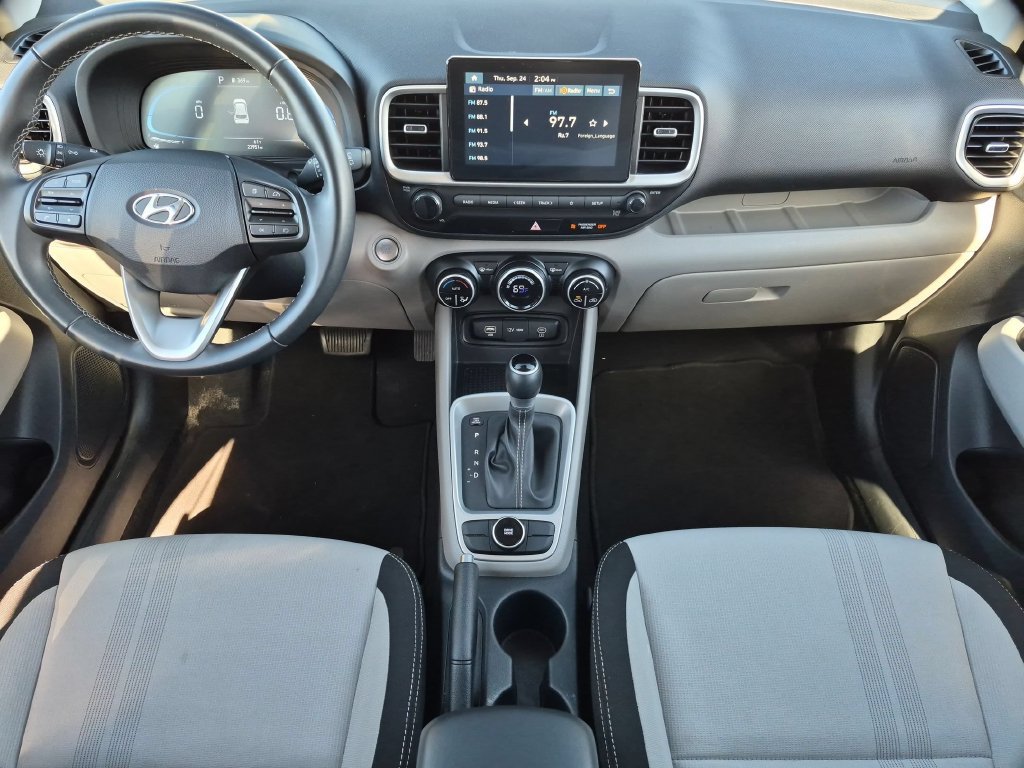 Used 2025 Hyundai Venue SEL FWD image 26