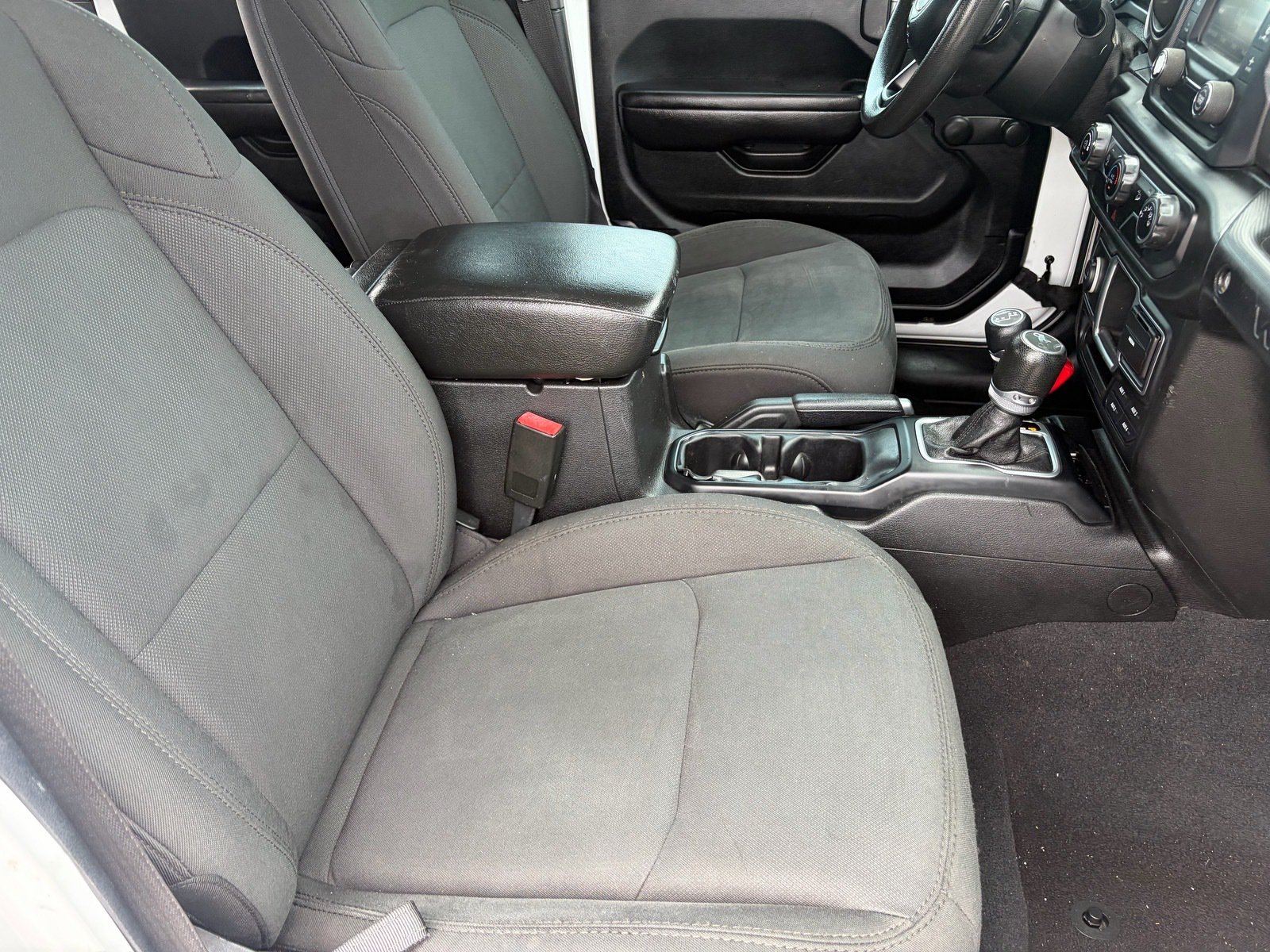 Used 2018 Jeep Wrangler Unlimited Sport AWD/4WD image 33