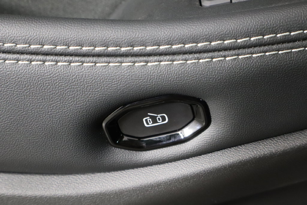 New 2027 Jeep Cherokee Laredo AWD/4WD image 22