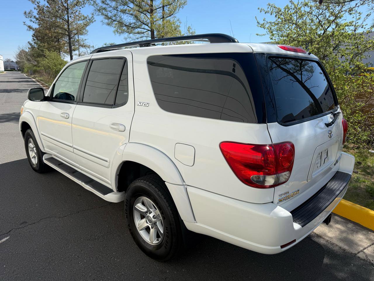 Used 2006 Toyota Sequoia SR5 image 3
