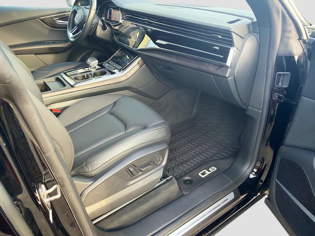 Used 2021 Audi Q8 Premium Plus w/ Premium Plus Package AWD/4WD image 14